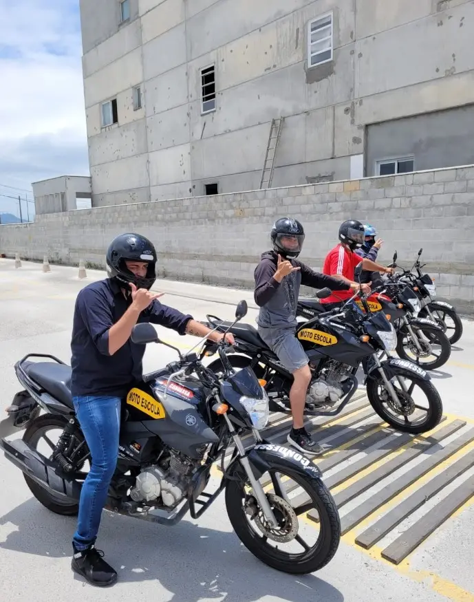 Aula de Moto Auto Escola Condessa